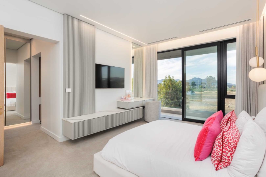 7 Bedroom Property for Sale in Val De Vie Estate Western Cape